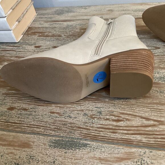 DV Dolce Vita Boots Womens Oppry Ankle Booties Cream Side Zip Heeled, Size 7.5 - Picture 10 of 13